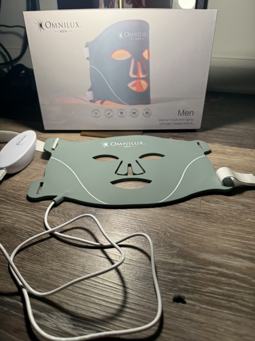 OmniLux Men LED Light Therapy Device - photo 2