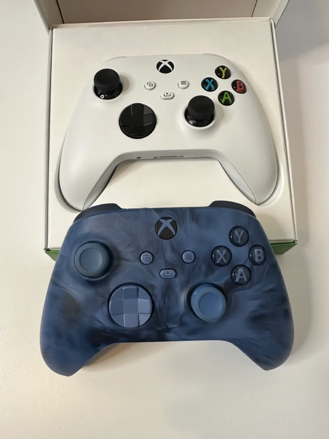 Xbox series Controllers thumbnail