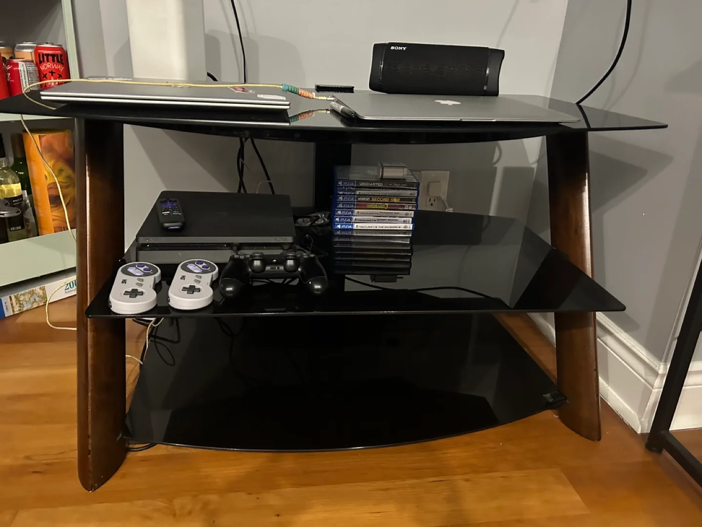 Black Glass TV Stand image indicator(2)