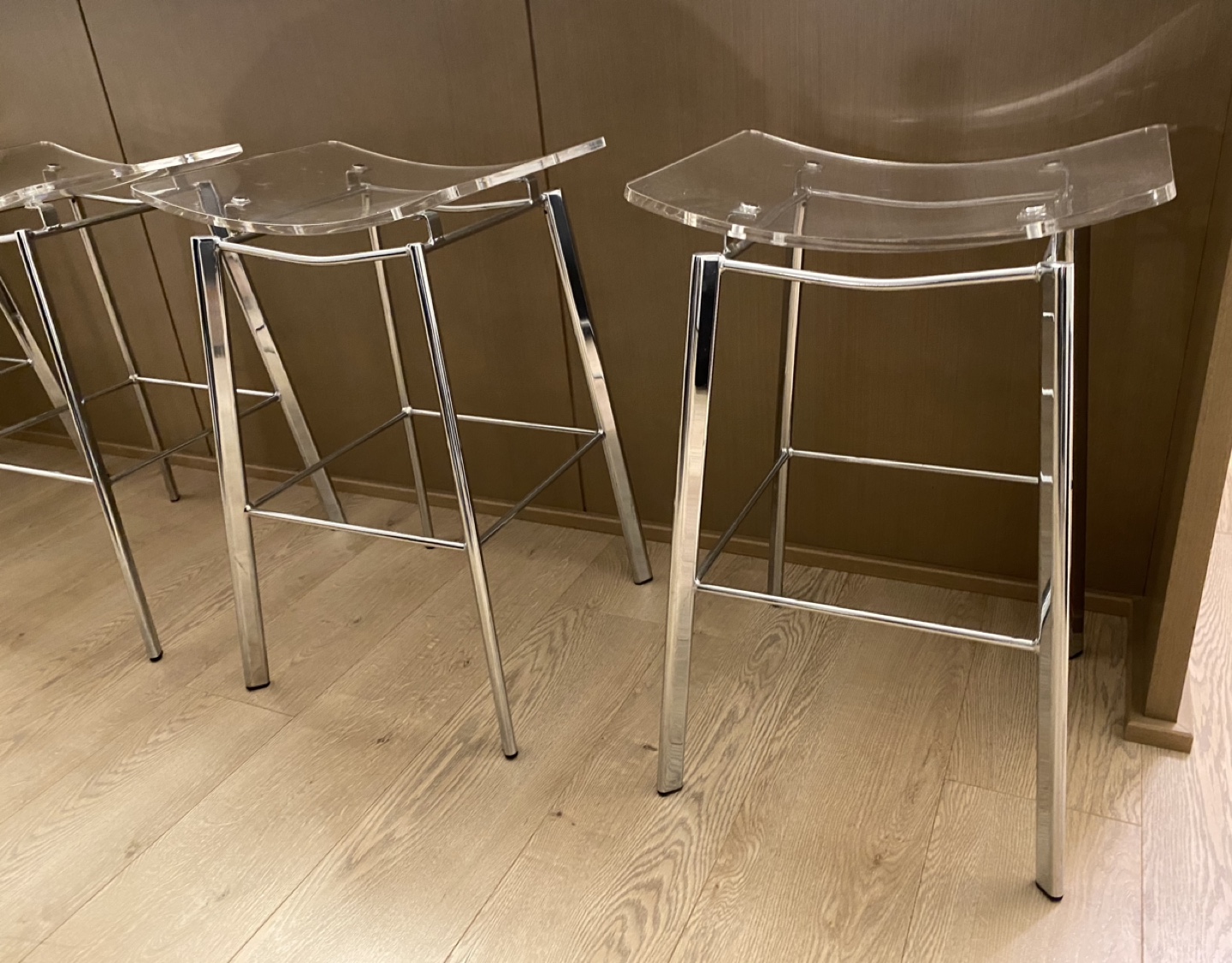 Set of 4 Clear Acrylic Bar Stools - photo 5