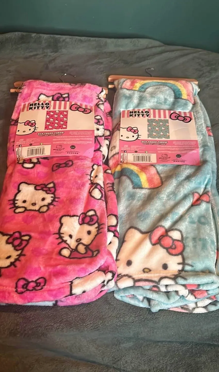 Hello Kitty Baby Plush Throw Blanket thumbnail