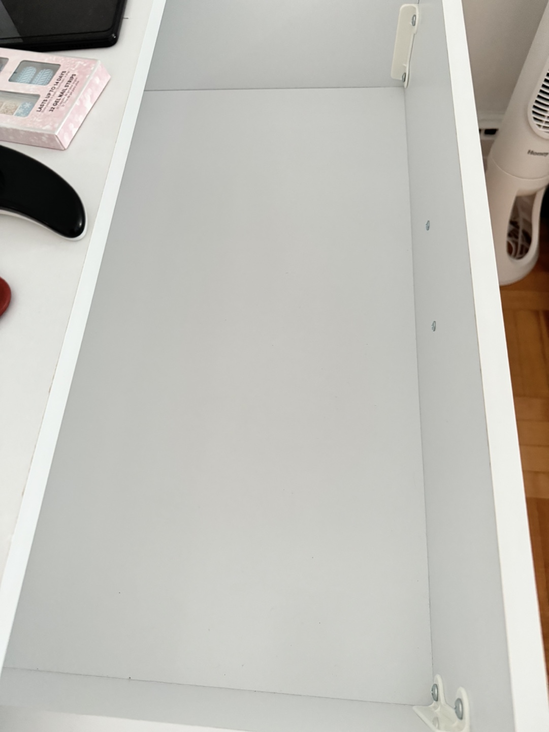 White 4-Drawer Chest of Drawers - photo 5