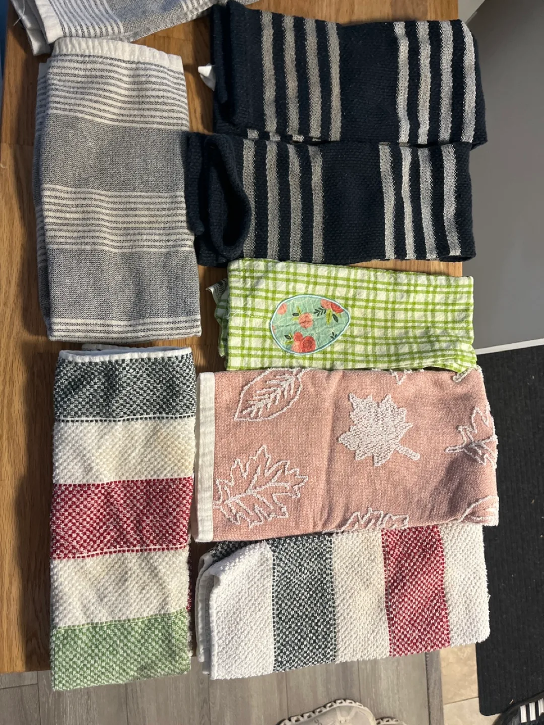 Set of 8 Kitchen Tea Towels thumbnail