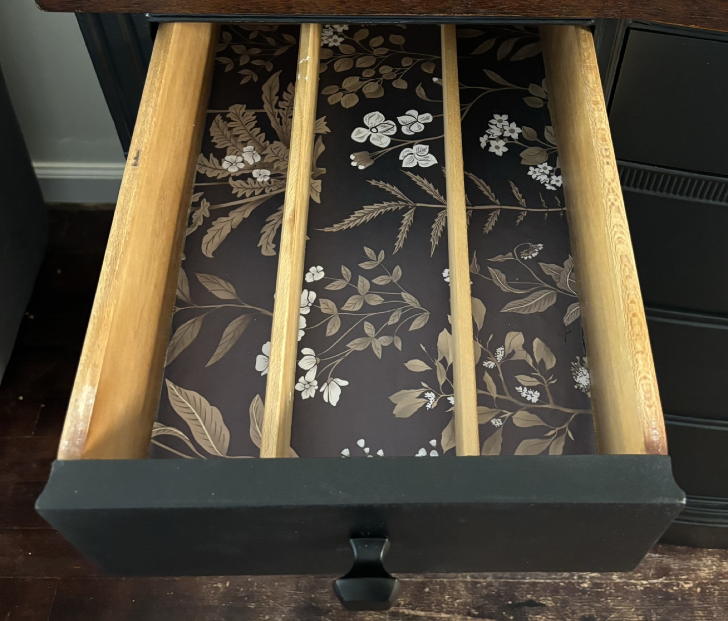 Solid wood Black Refinished Buffet Table - photo 3