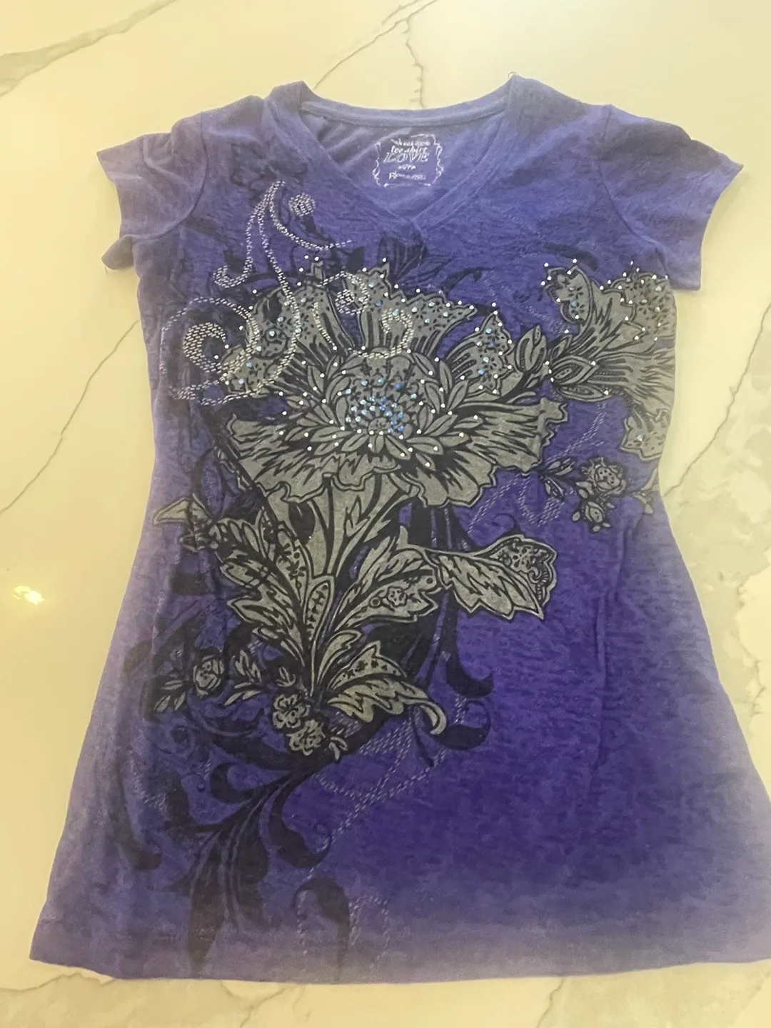 White T-shirt with Peace Sign Graphic image indicator(9)