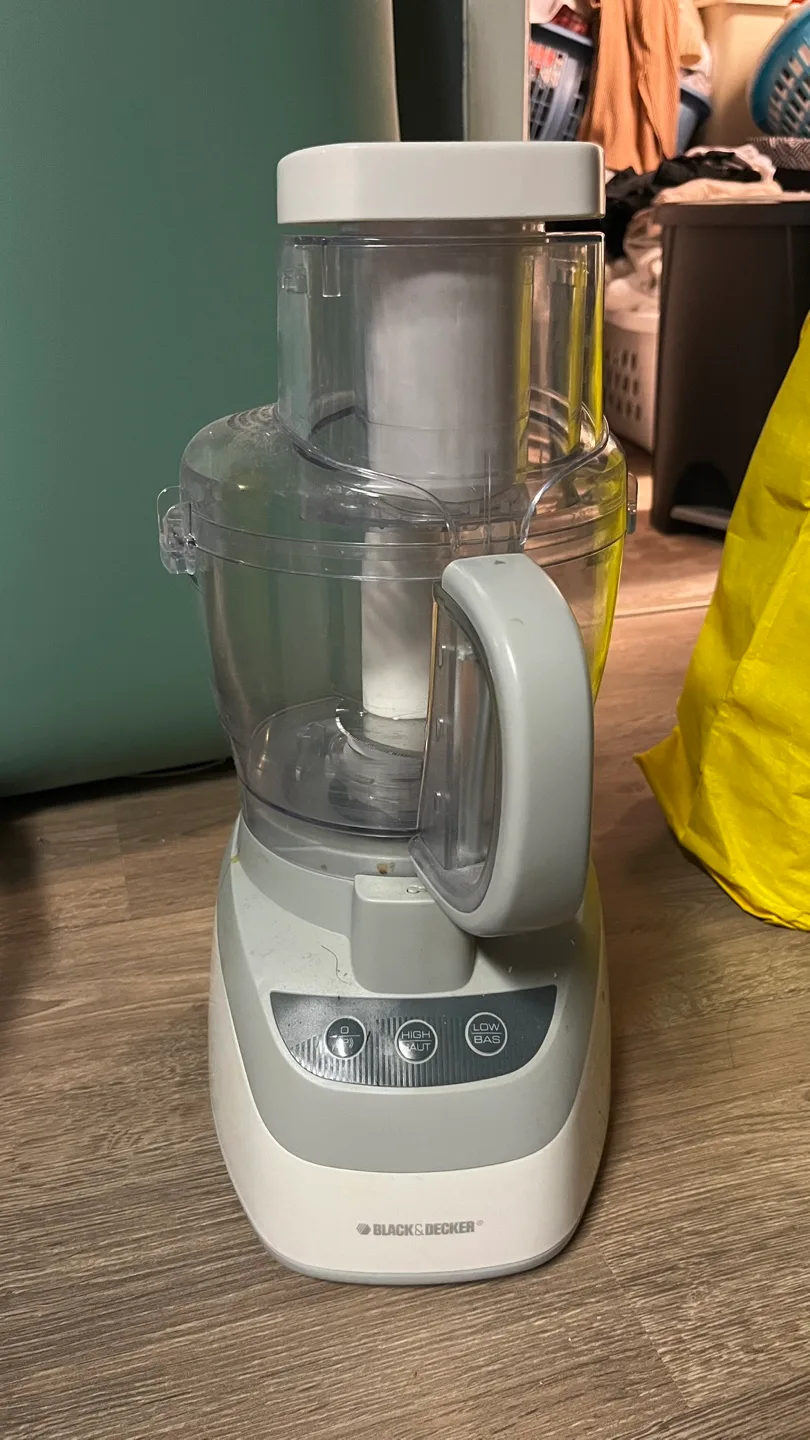 🧡MOVING/DECLUTTERING SALE🧡Black & Decker Food Processor thumbnail