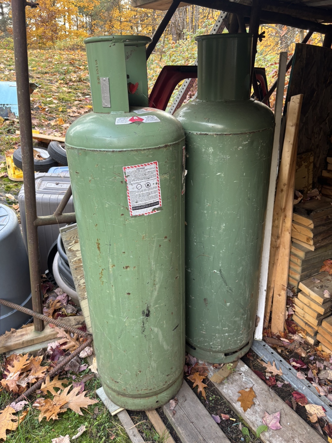 1 x 100 lb Propane Tank 🧡