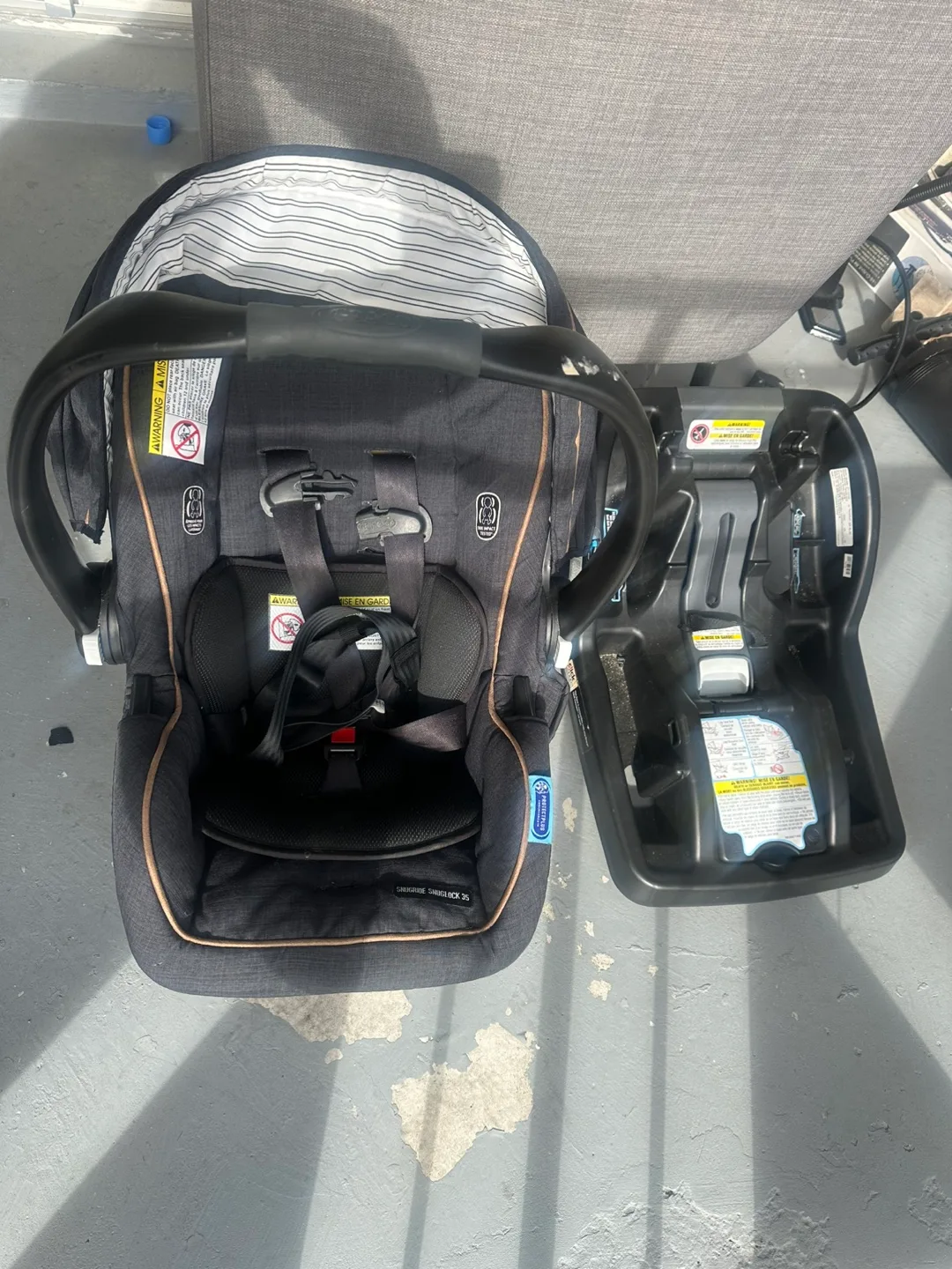 Graco SnugRide SnugLock 35 Infant Car Seat thumbnail