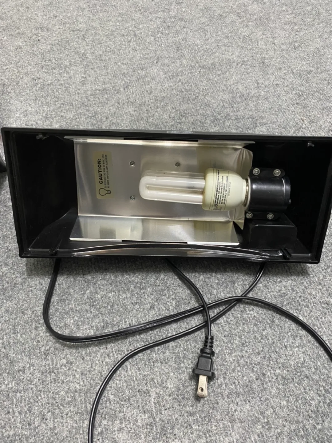 Zoo Med Mini Combo Deep Dome Dual Lamp Fixture image indicator(5)