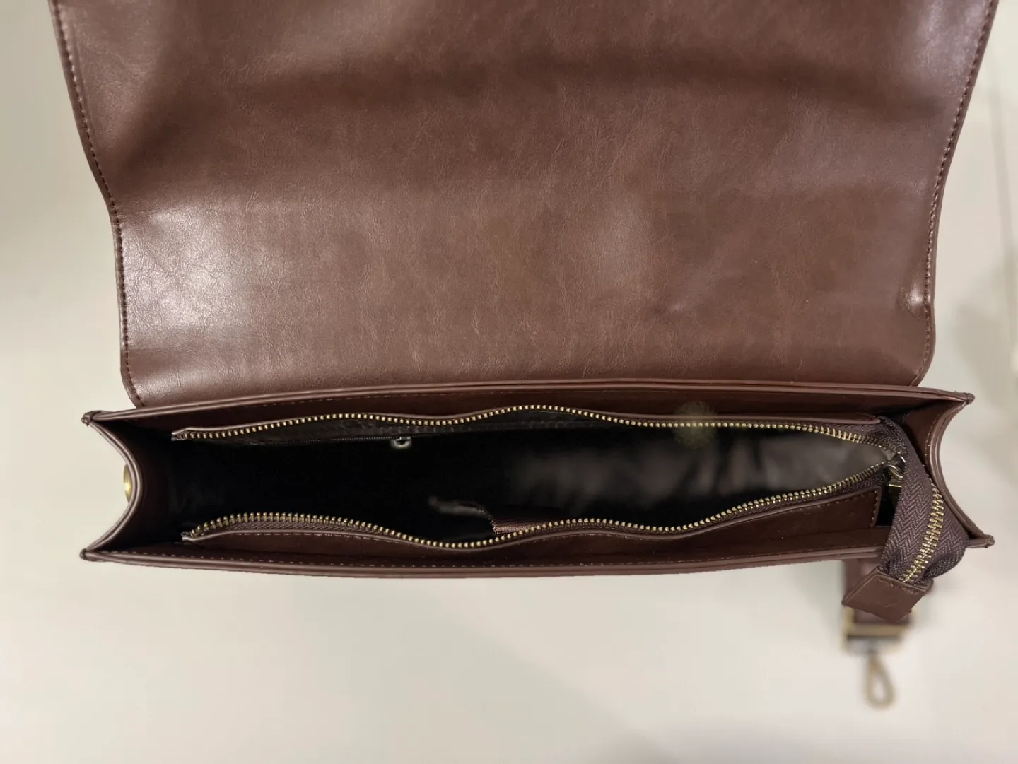 Brown Leather Briefcase (laptop bag) image indicator(3)