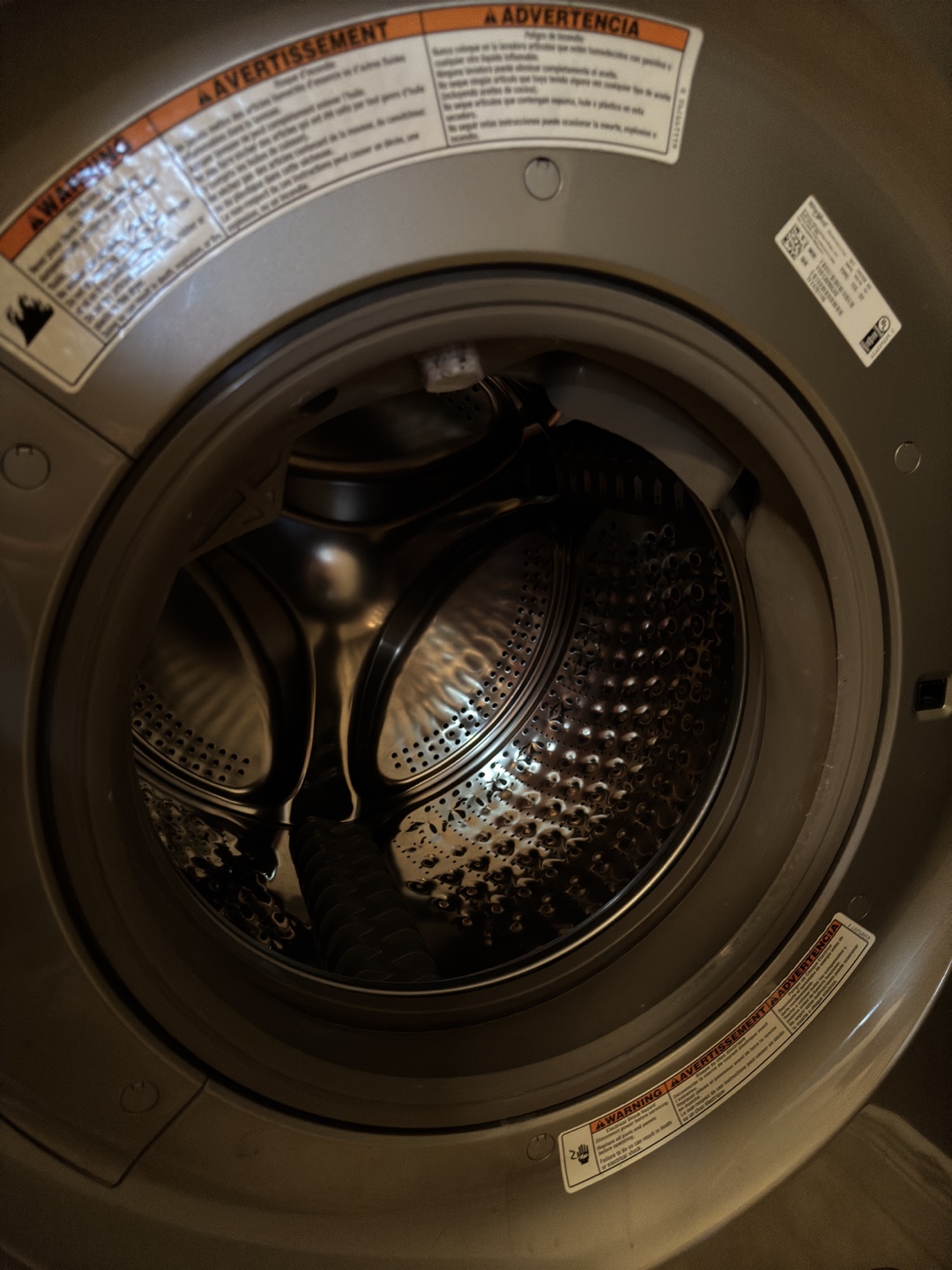 Whirlpool Washing Machine & Dryer (2 in 1) - photo 2