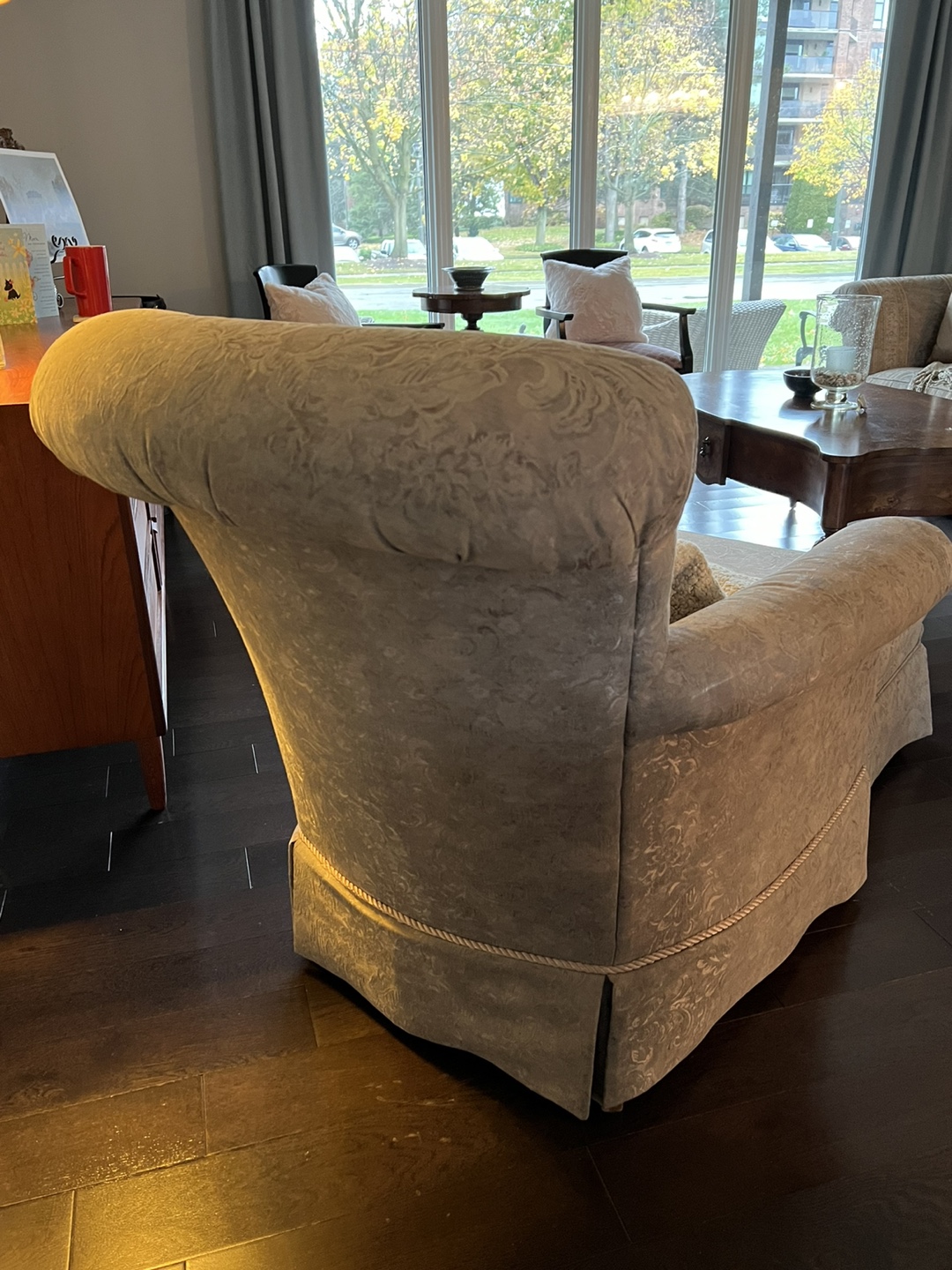Two beautiful accent chairs and ottoman - photo 3