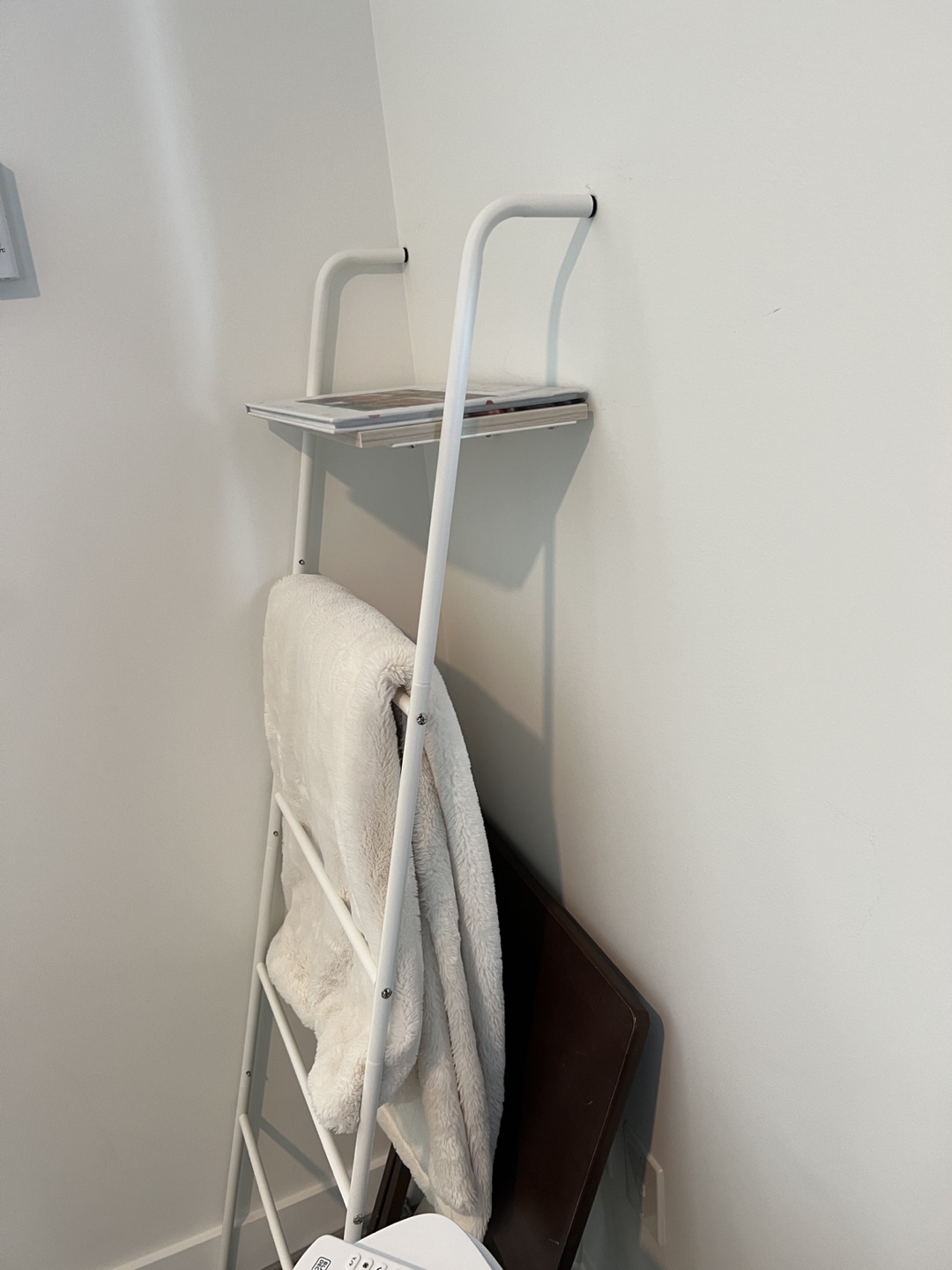 White Ladder Shelf - photo 2