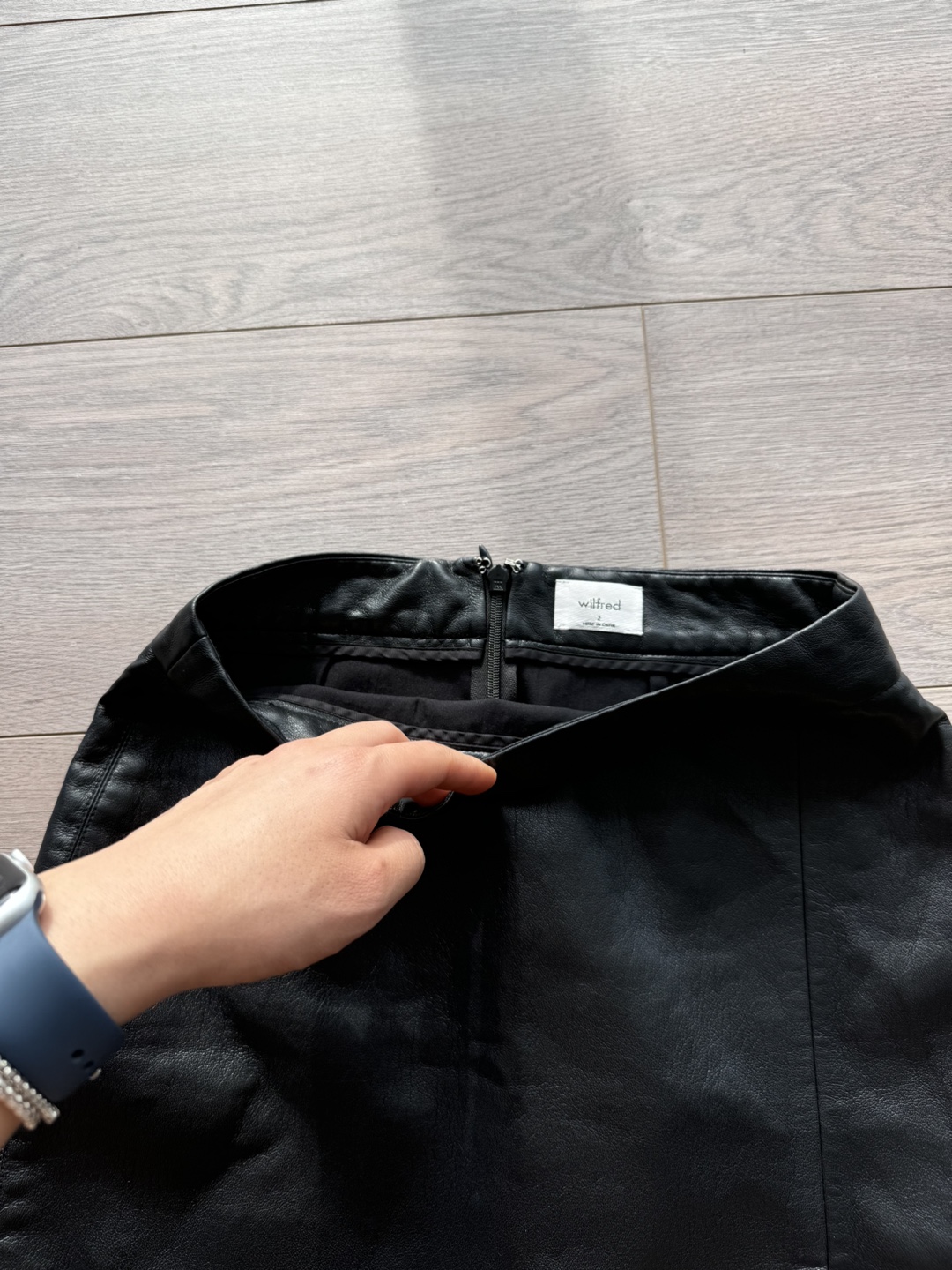 Wilfred Black Leather Mini Skirt - photo 4