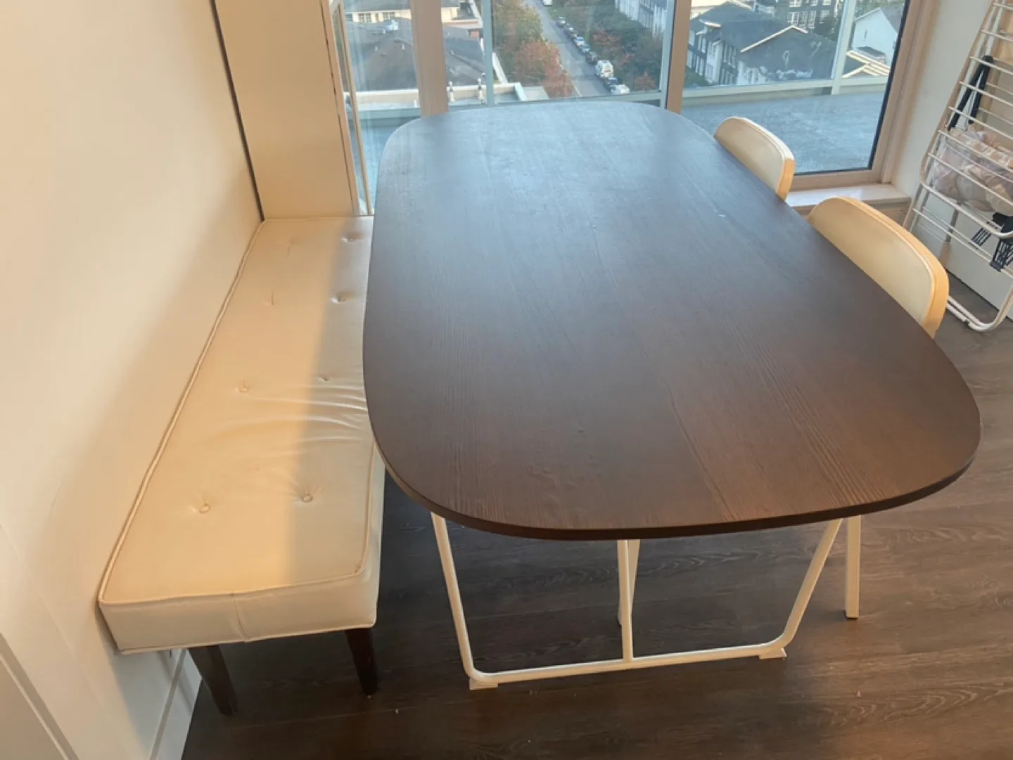 Dining Table image indicator(3)