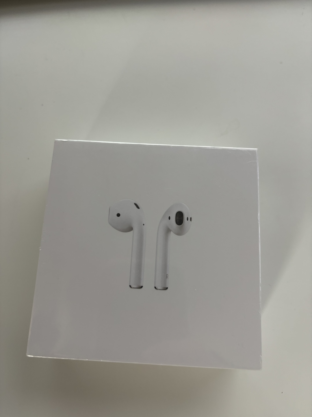 Apple AirPods Gen2 with Charging Case