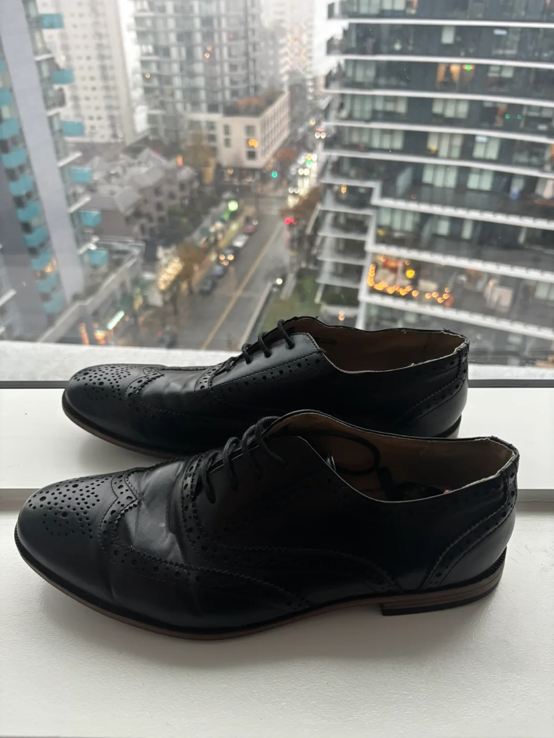 Black Leather Oxford Shoes thumbnail