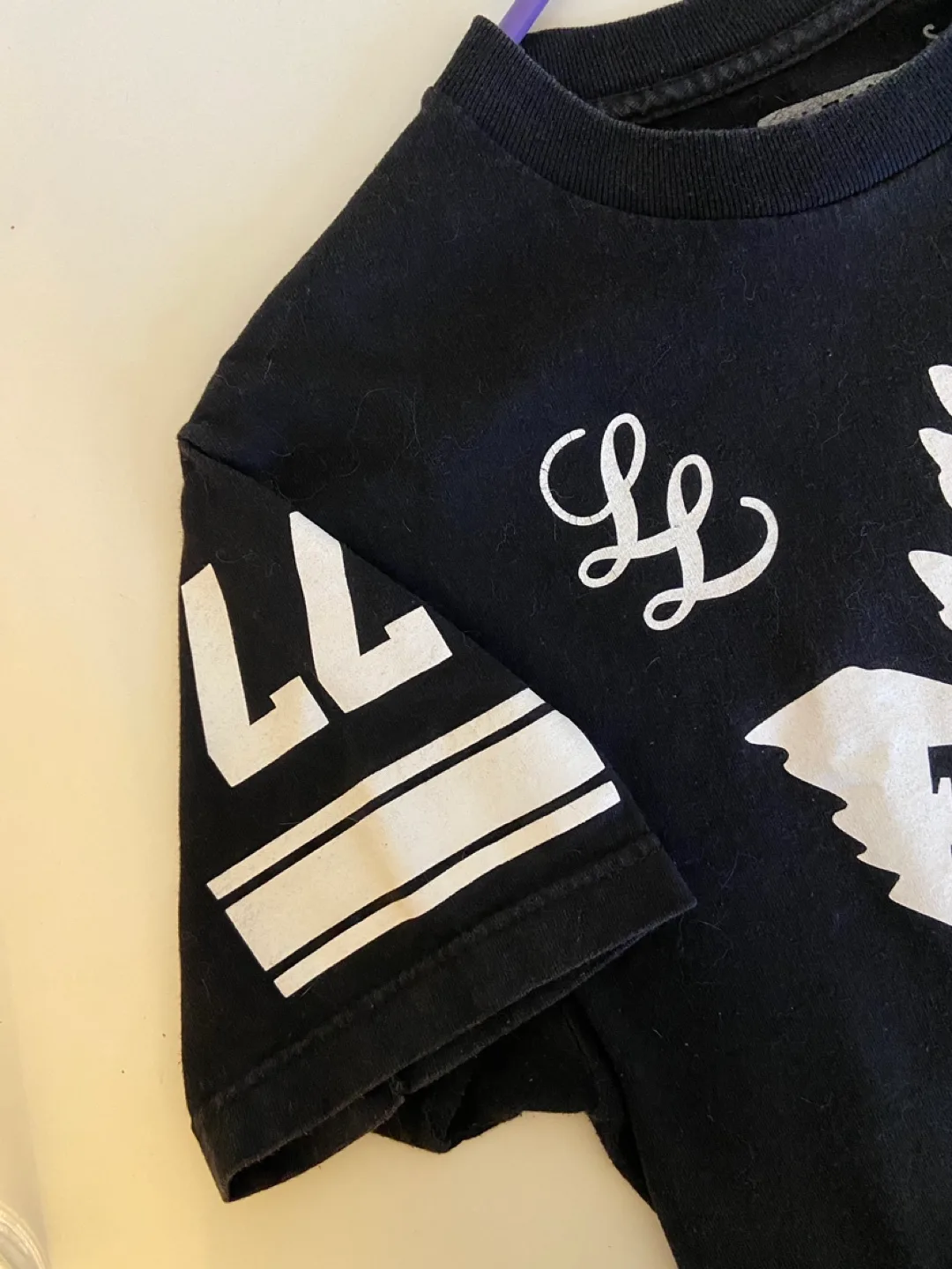 Legends League maple leaf t-shirt image indicator(3)