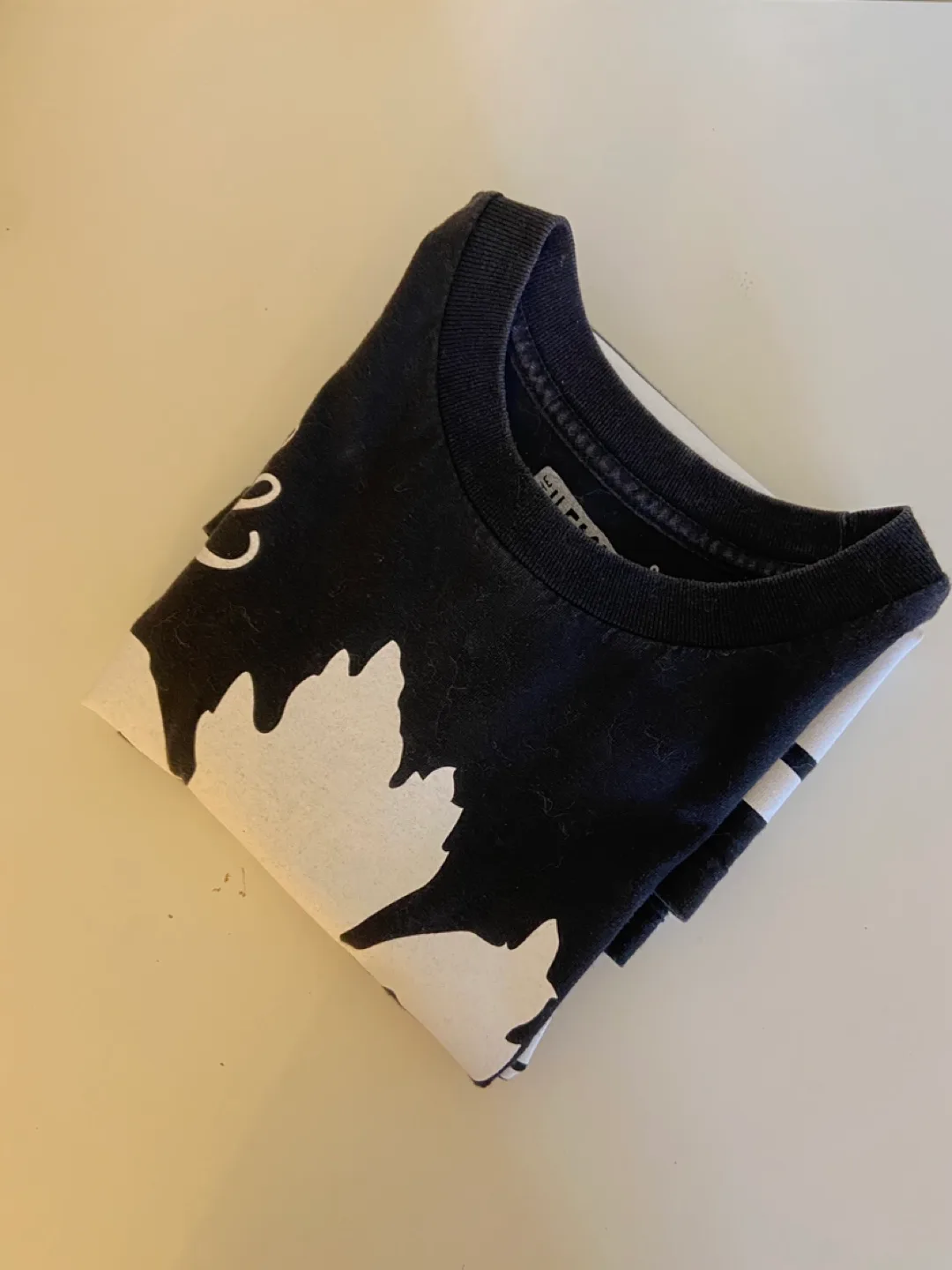 Legends League maple leaf t-shirt image indicator(5)