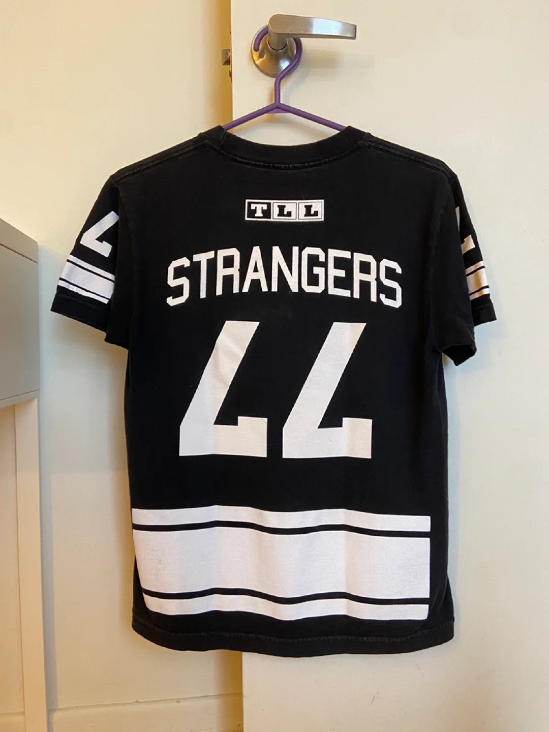 Legends League maple leaf t-shirt image indicator(2)