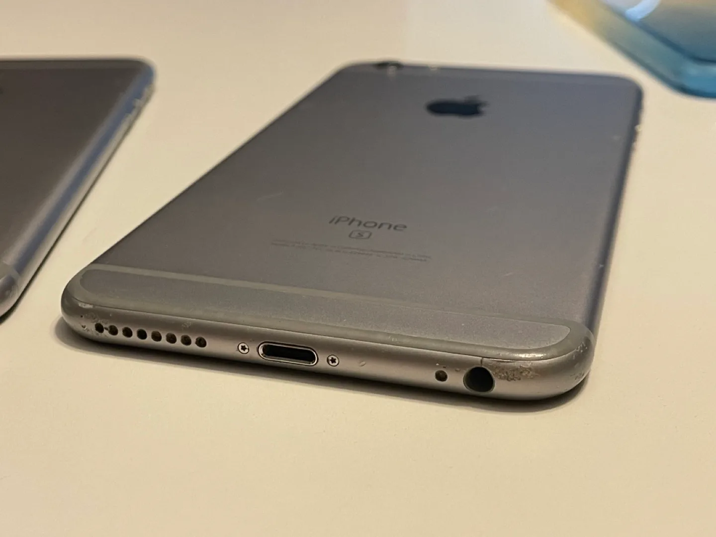 iPhone 6s Plus Unlocked image indicator(3)