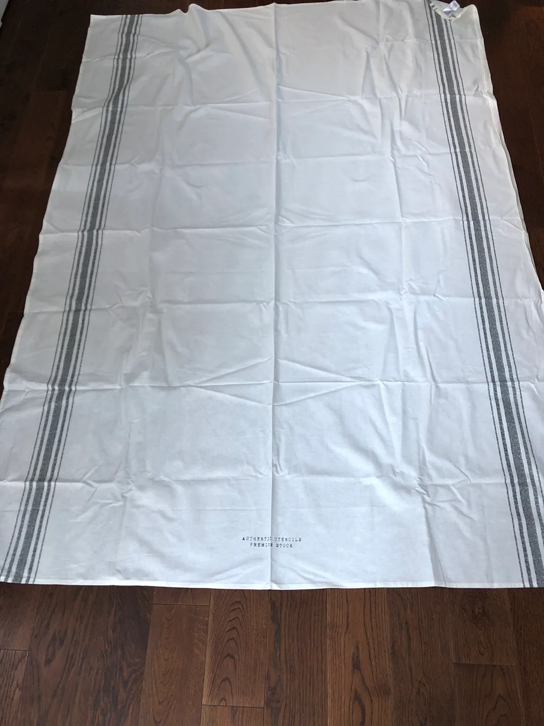 New White and Black Striped Tablecloth image indicator(2)