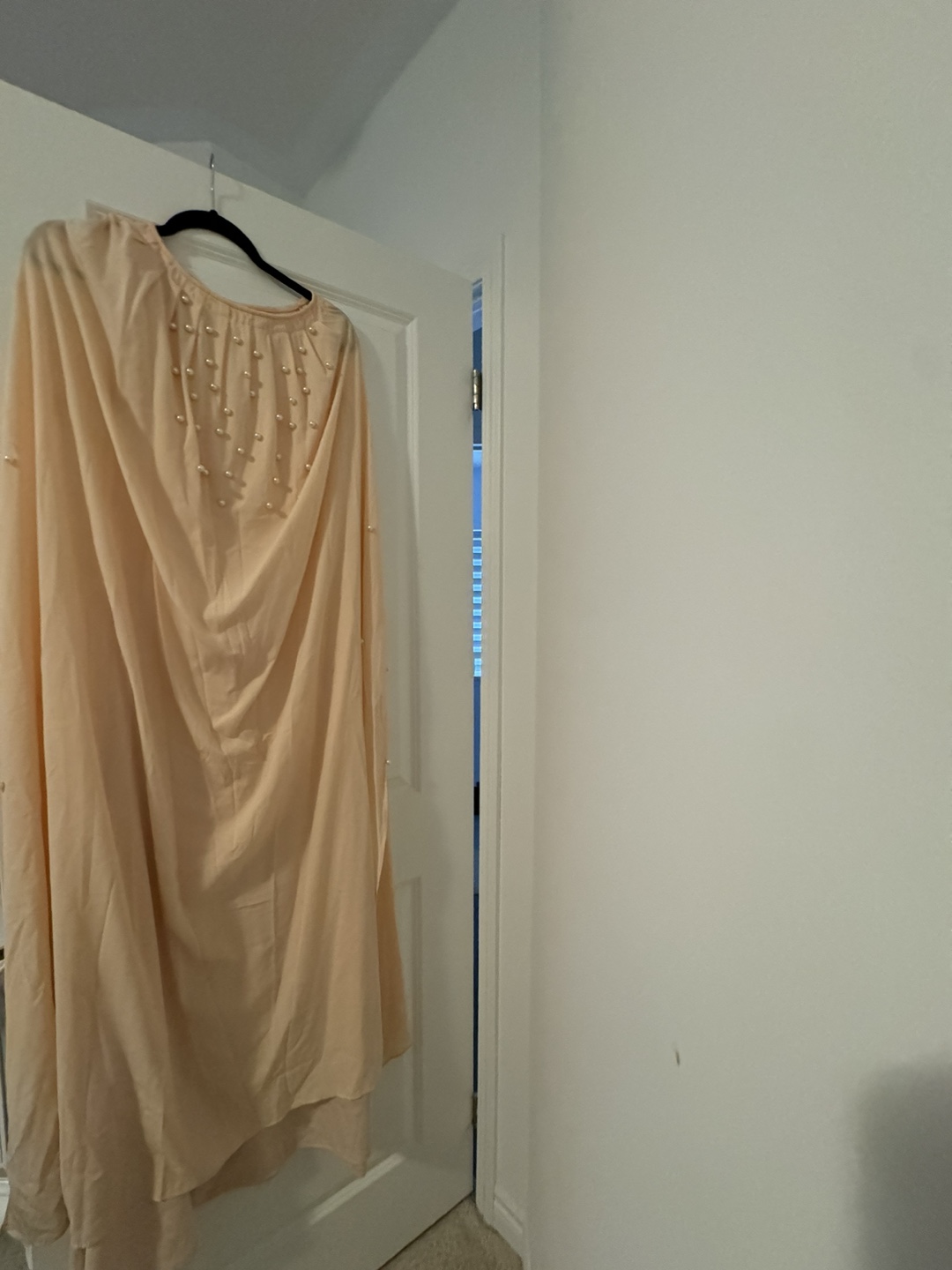 Peach Abaya with Pearl Detail - photo 5