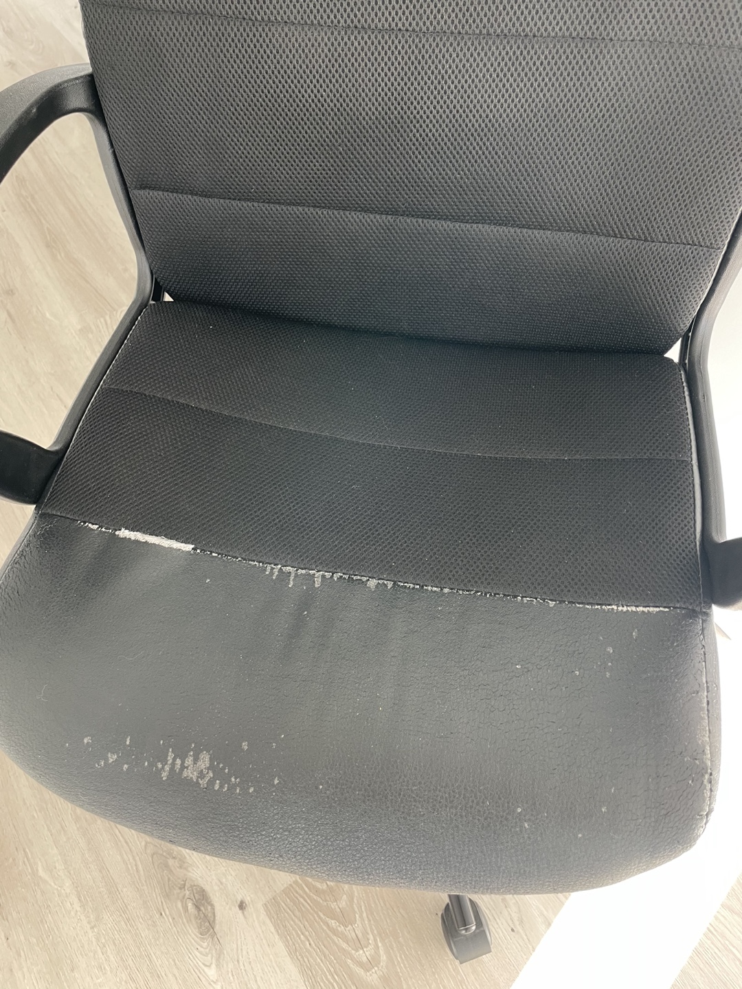 IKEA Black Office Chair - photo 2
