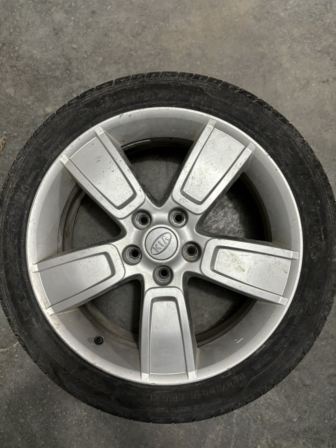 Set of 4 Kia 18 inch wheel and tire - photo 2