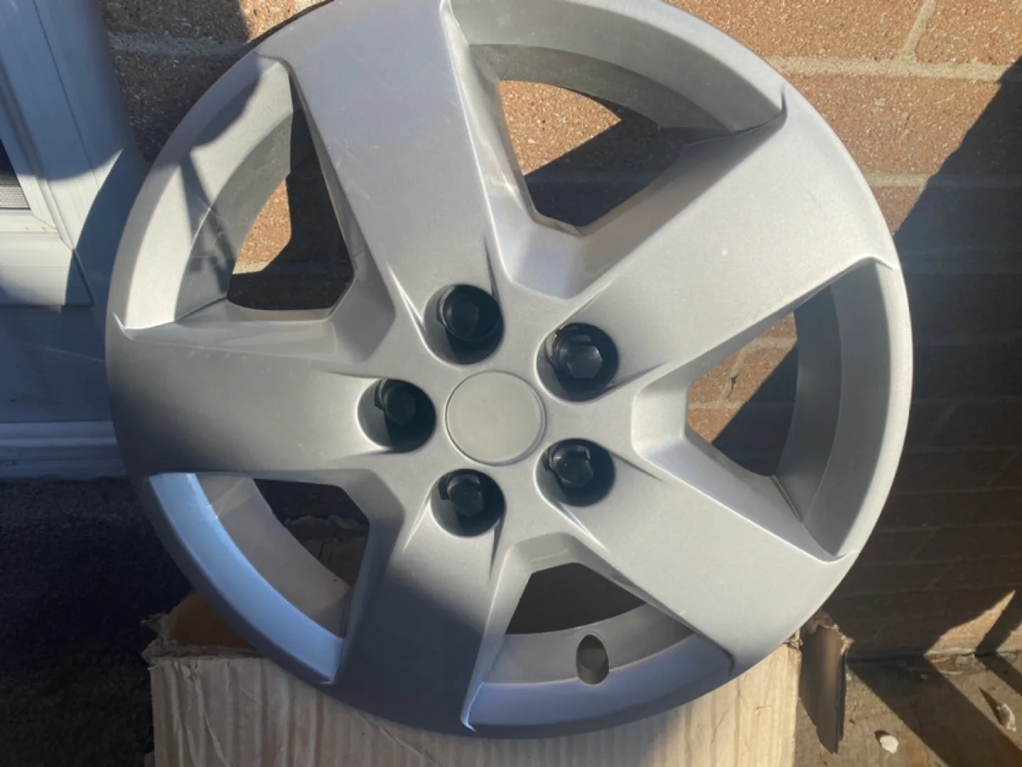 Hubcap 16 inch set of 4  H3275 image indicator(4)