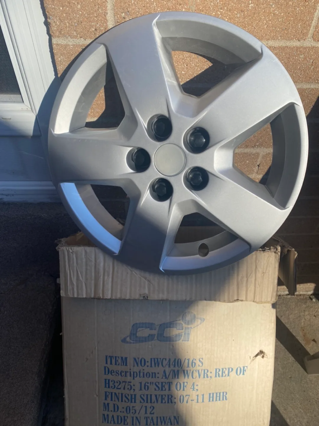 Hubcap 16 inch set of 4  H3275 image indicator(2)