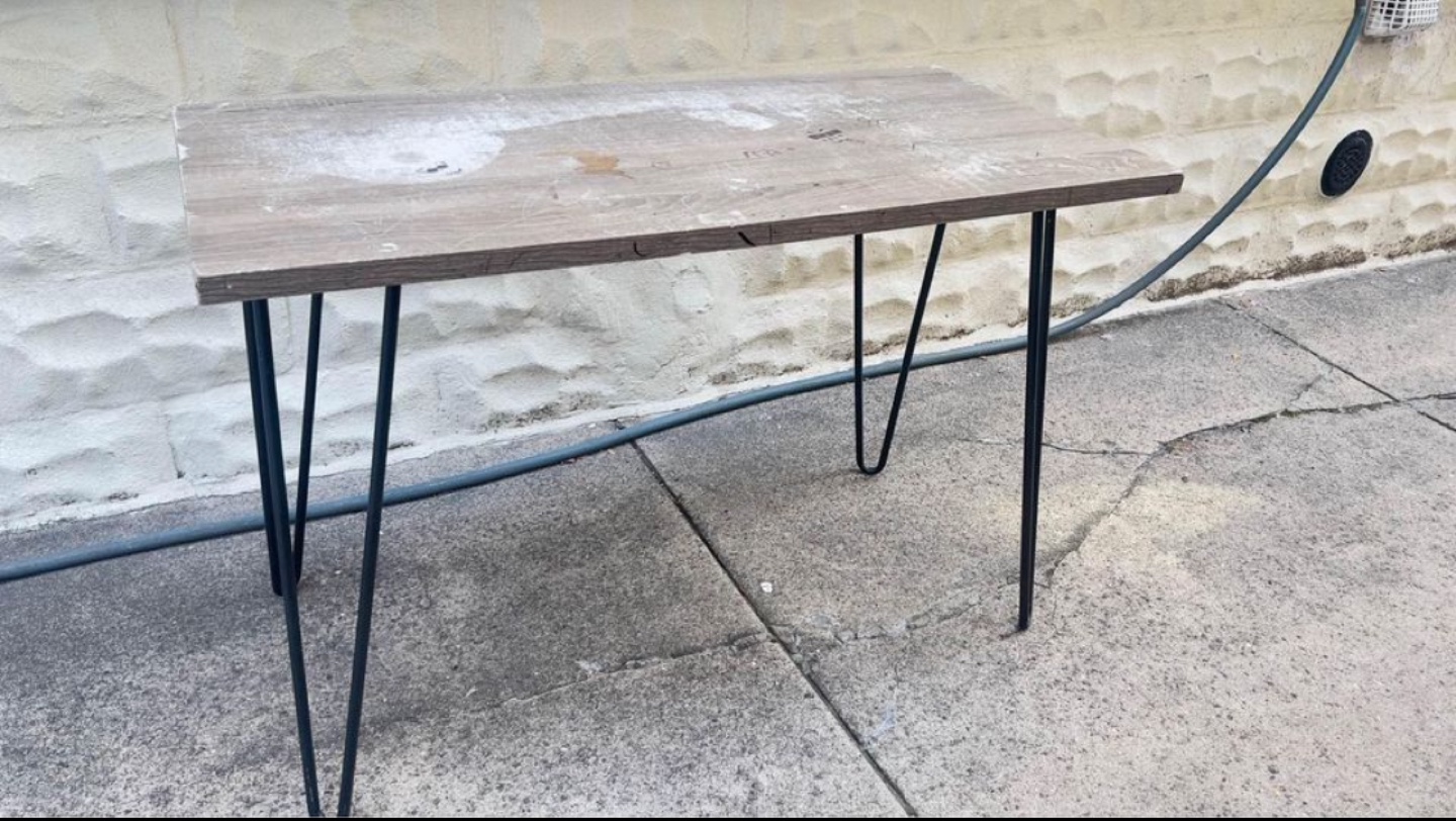 Small Wooden Table with Hairpin Legs - photo 2
