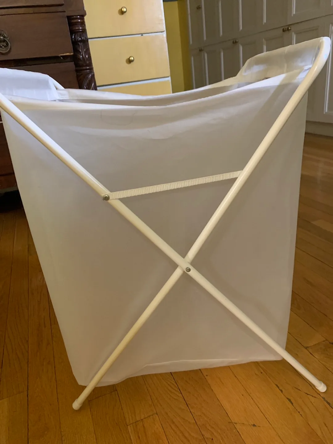 White Folding Laundry Hamper image indicator(2)