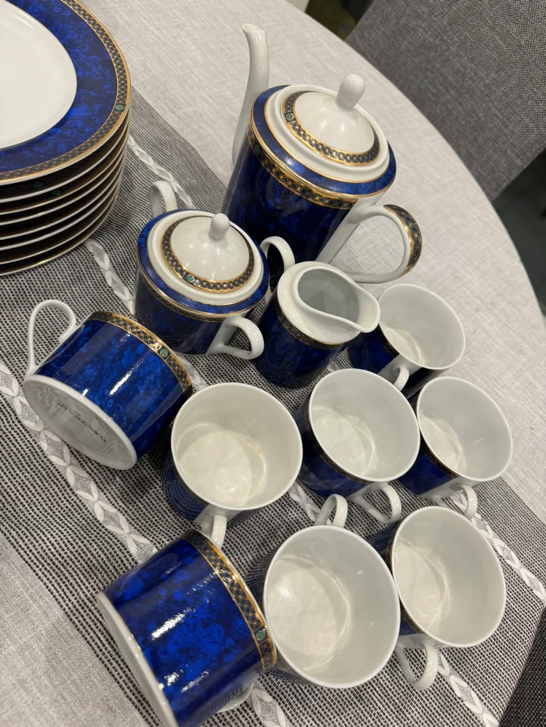 Blue and Gold Dinnerware and Tea Set image indicator(2)