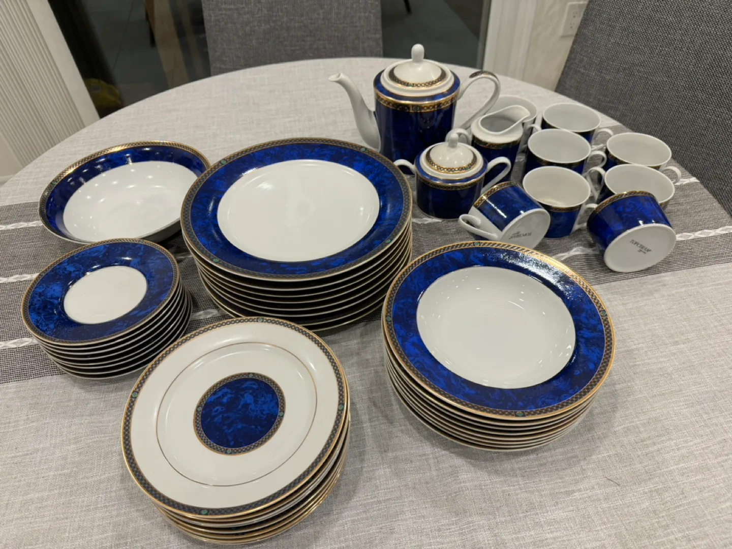 Blue and Gold Dinnerware and Tea Set image indicator(8)