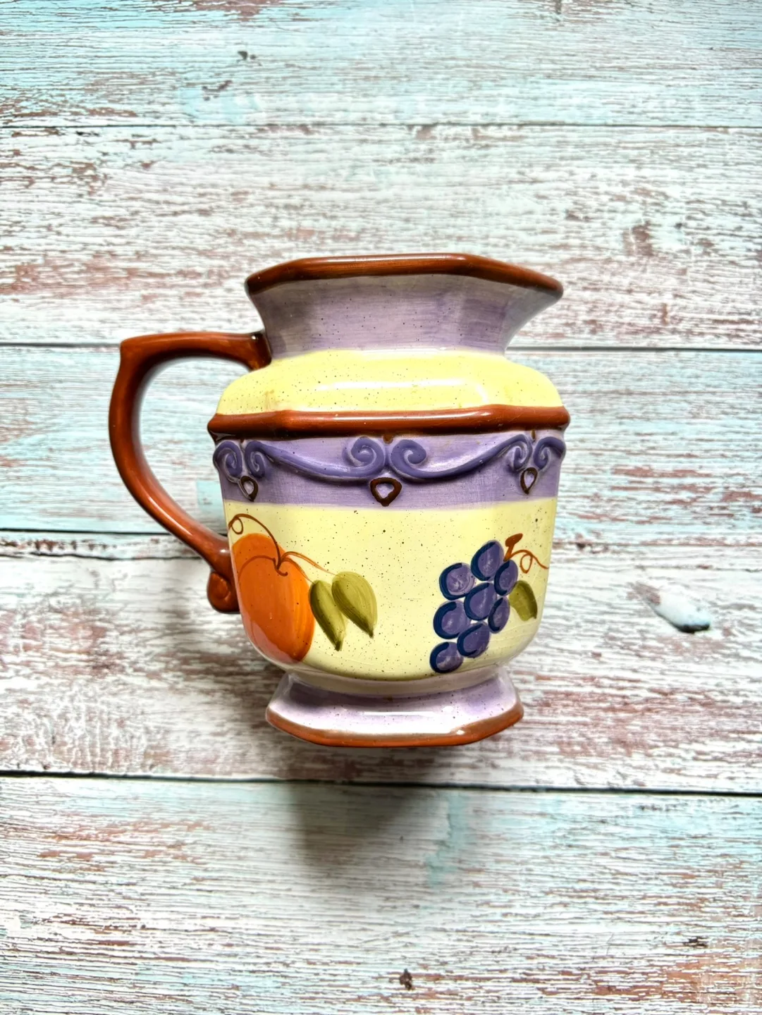 🧡 Vintage Ceramic Pitcher with Fruit Design image indicator(3)