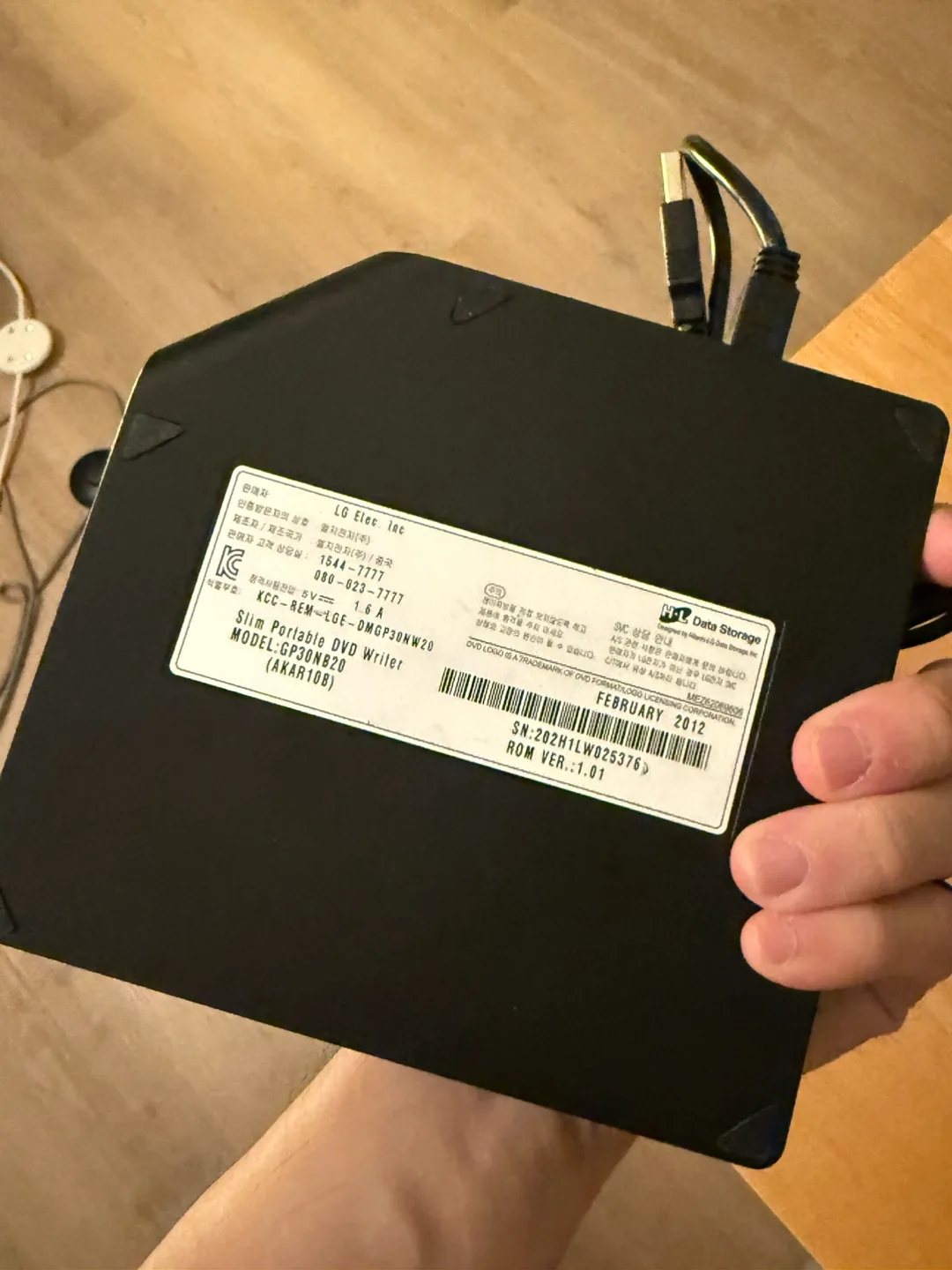 LG Slim Portable DVD Writer image indicator(3)