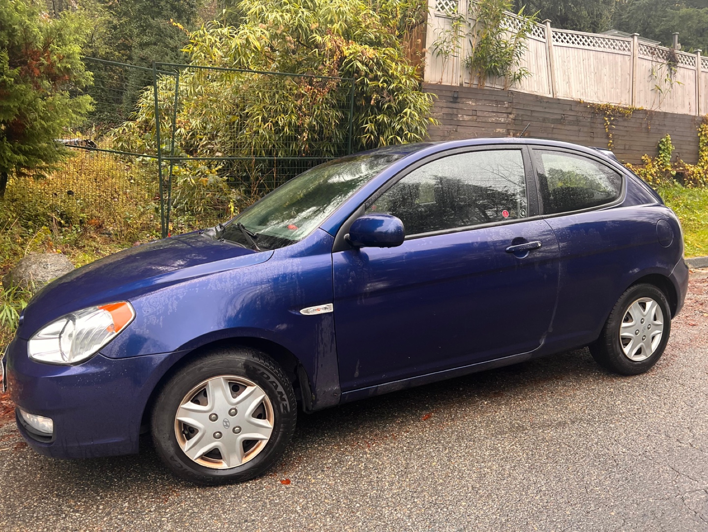 2010 Hyundai Accent GL Hatchback 5500$ OBO - photo 4