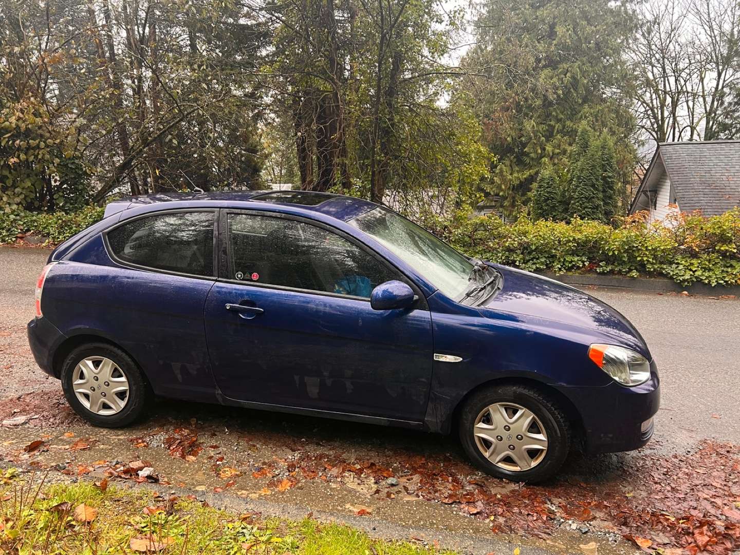 2010 Hyundai Accent GL Hatchback 5500$ OBO - photo 3