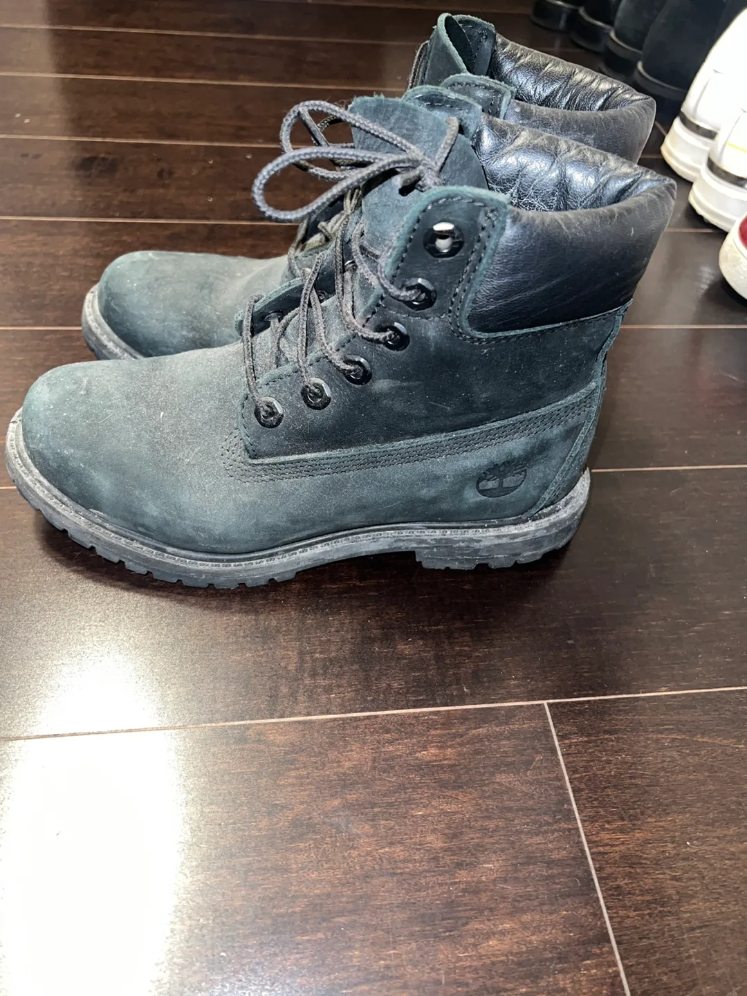 Black Timberland women Boots image indicator(2)