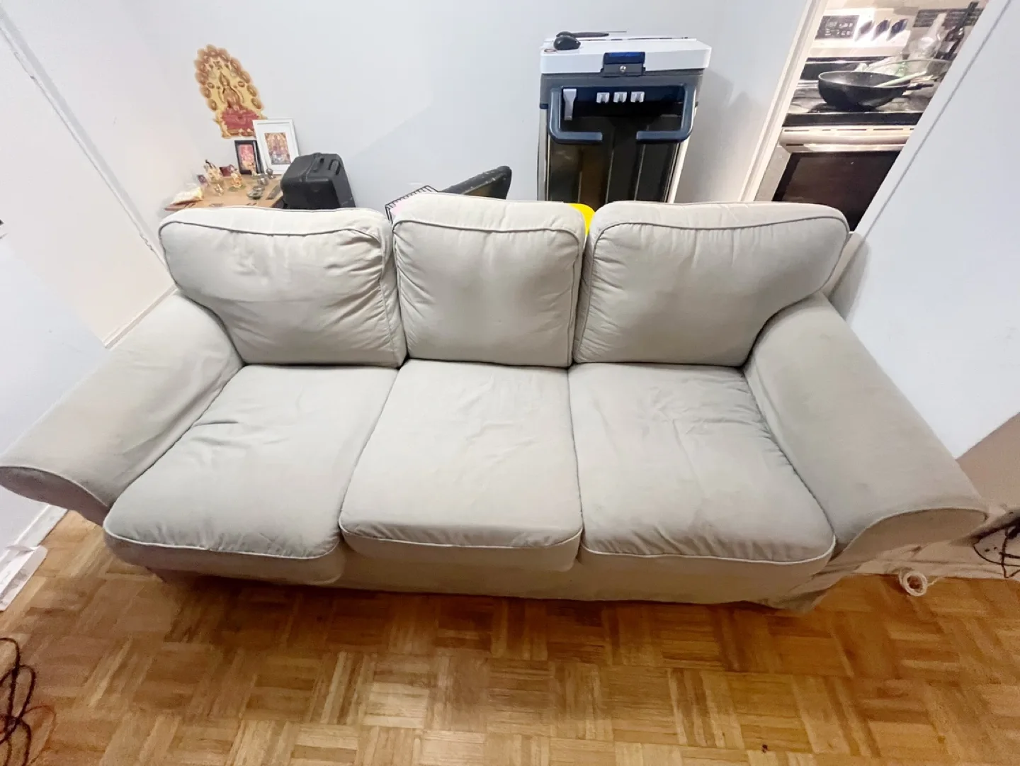 IKEA Sofa image indicator(2)