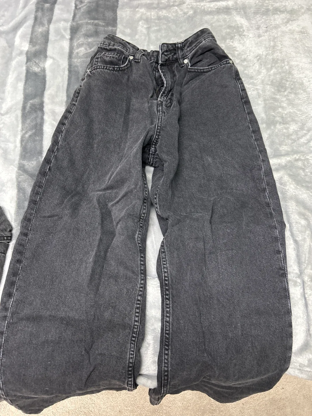 h&m baggy jeans image indicator(4)