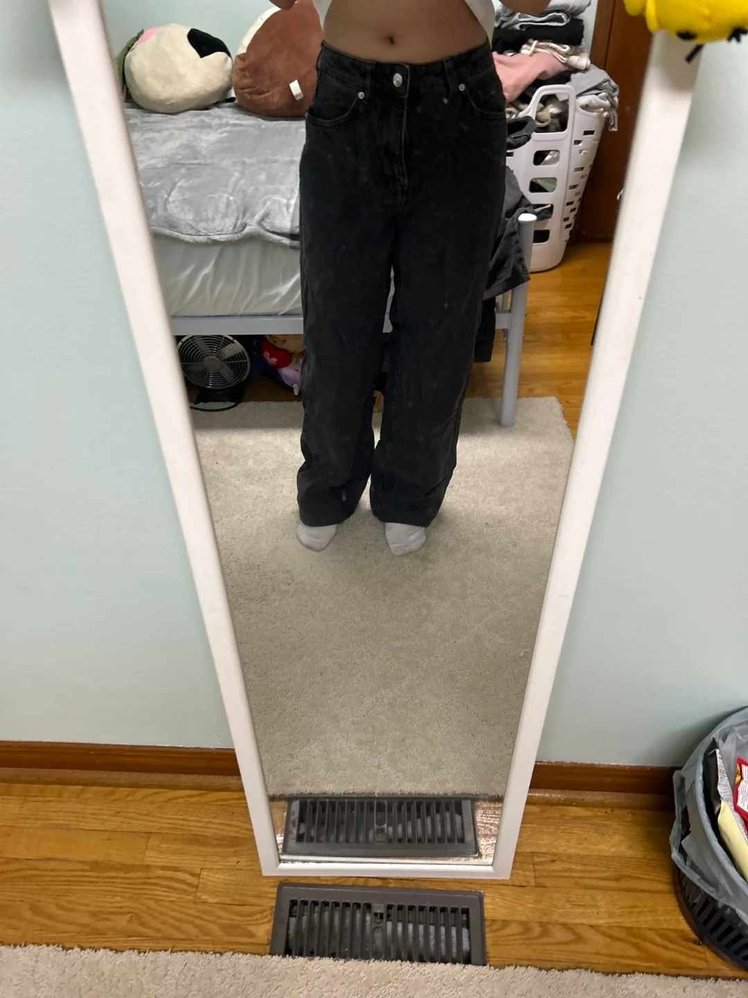 h&m baggy jeans image indicator(3)