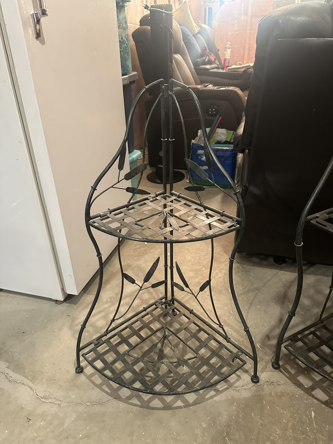 2 Corner Shelves/Plant Stands - photo 2