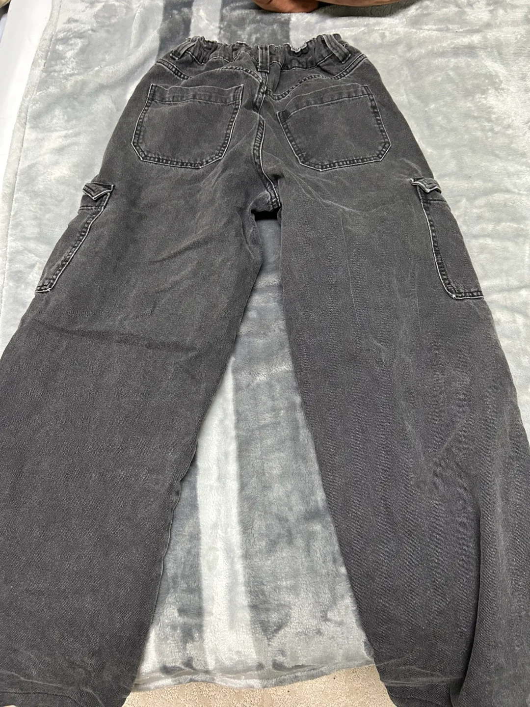 h&m cargo jeans image indicator(4)