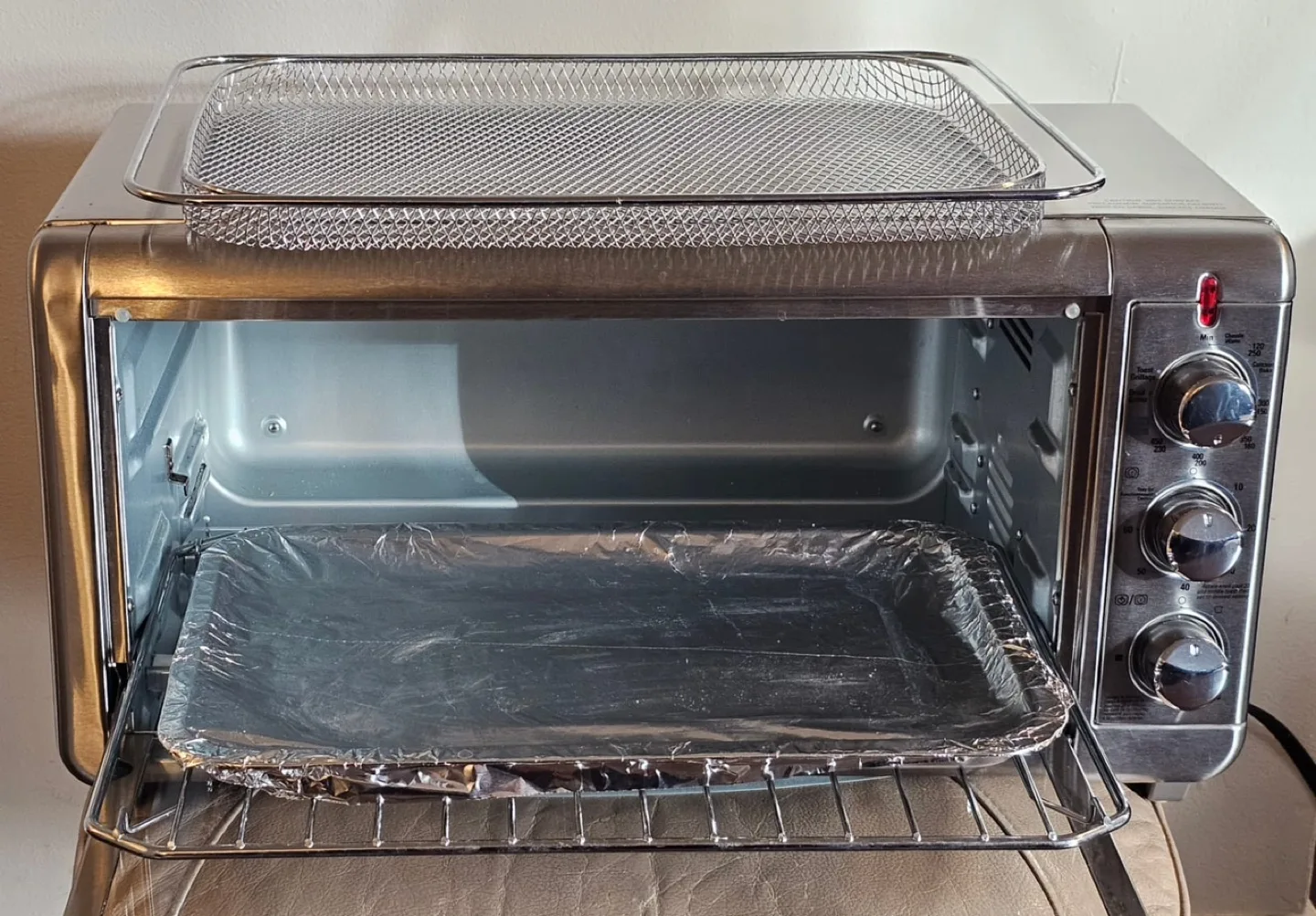 Black + Decker Crisp 'N Bake Air Fry Toaster Oven image indicator(4)