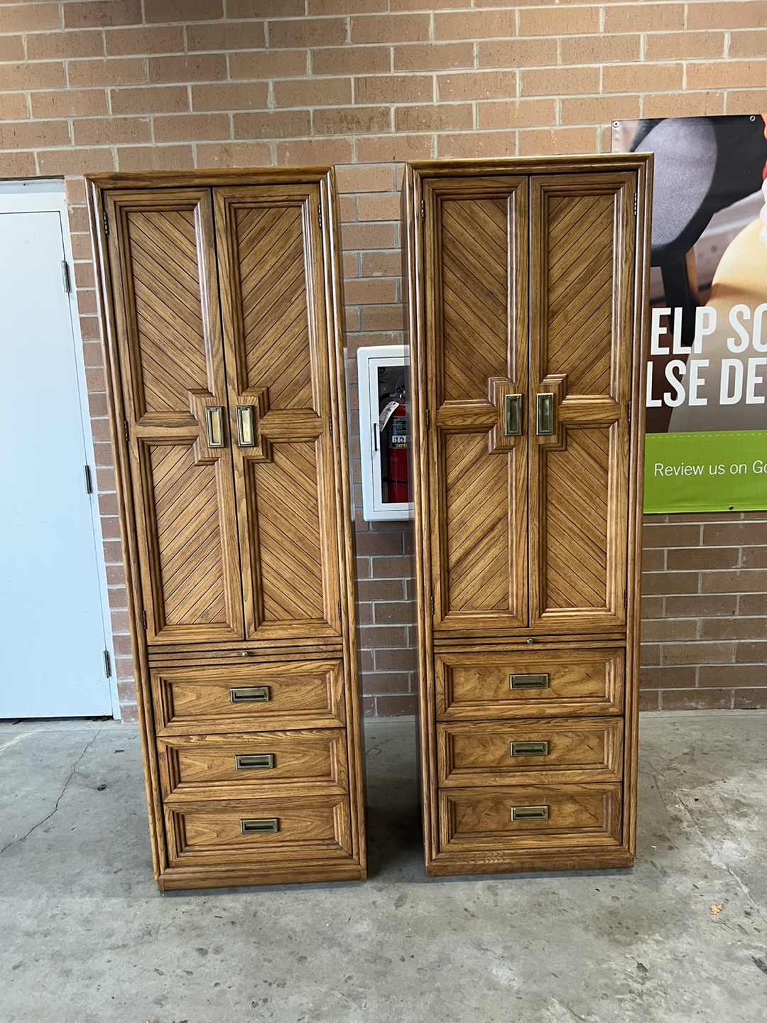 Set of 2 tall caninets