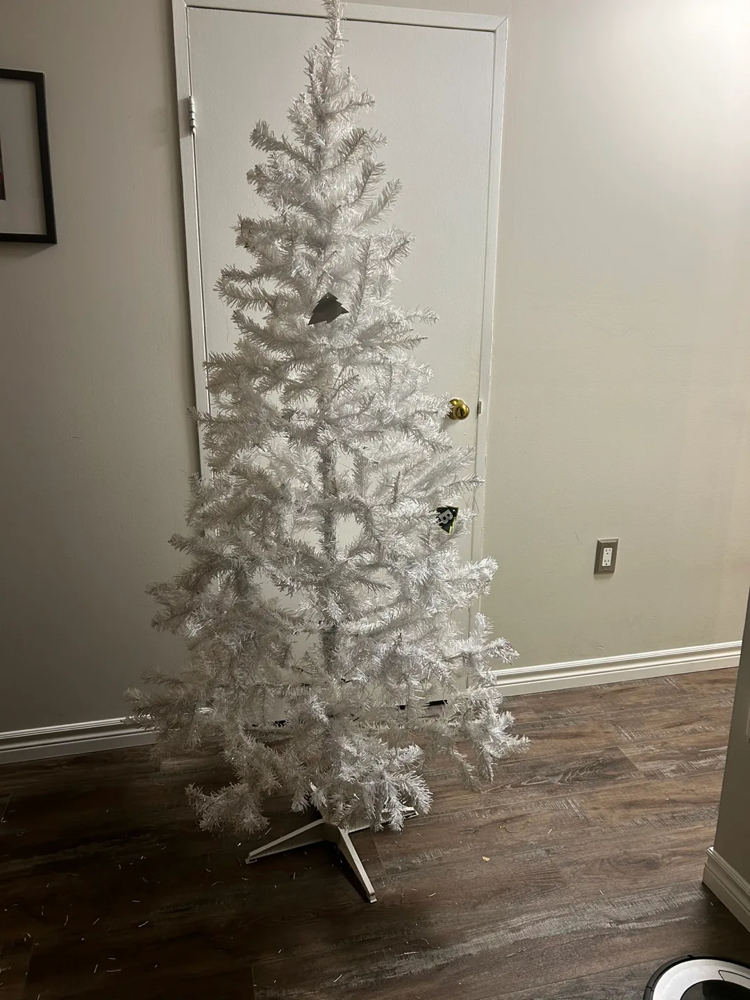 White Christmas Tree 6.5 ft image indicator(2)