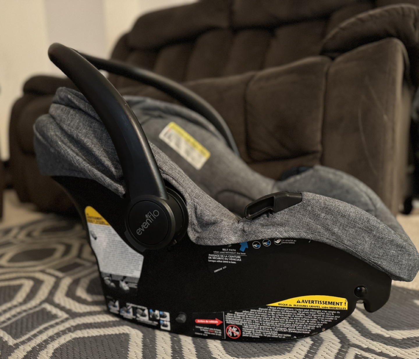 Evenflo Embrace Infant Car Seat - photo 2