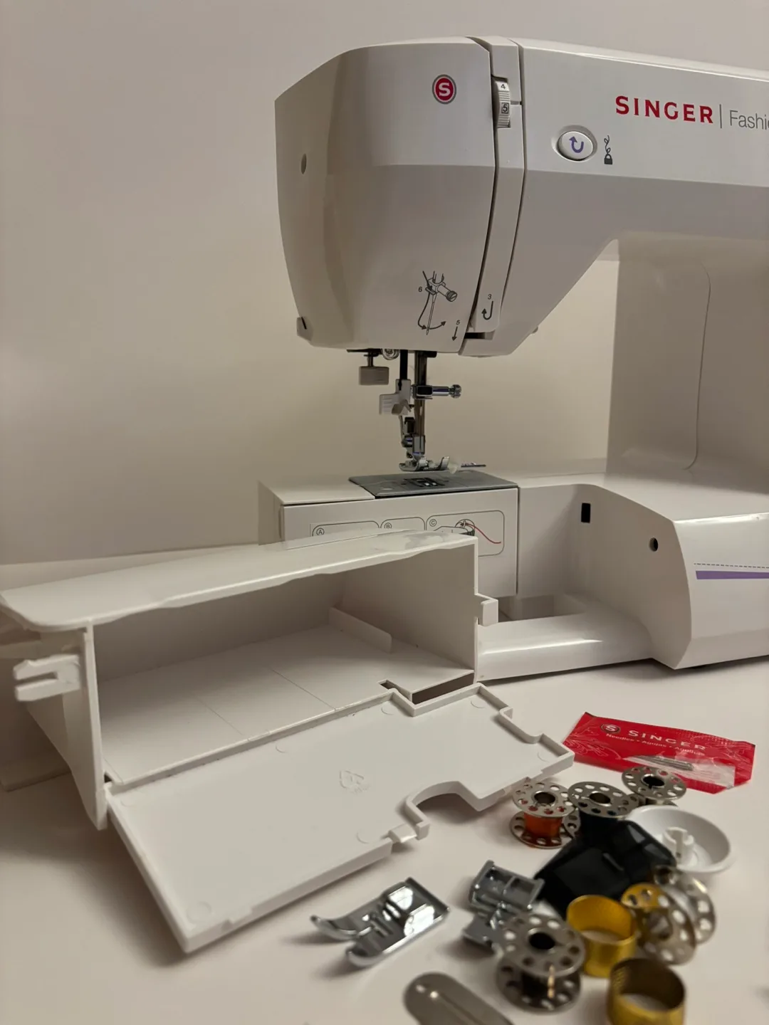 Singer Fashion Mate Sewing Machine image indicator(3)